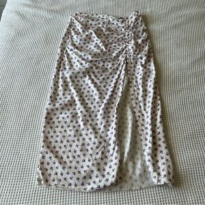 Floral skirt with slit